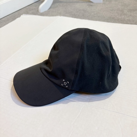 Lululemon Fast and Free Run Hat Lightweight Reflectors Adjustable Running Sun - Picture 2 of 15